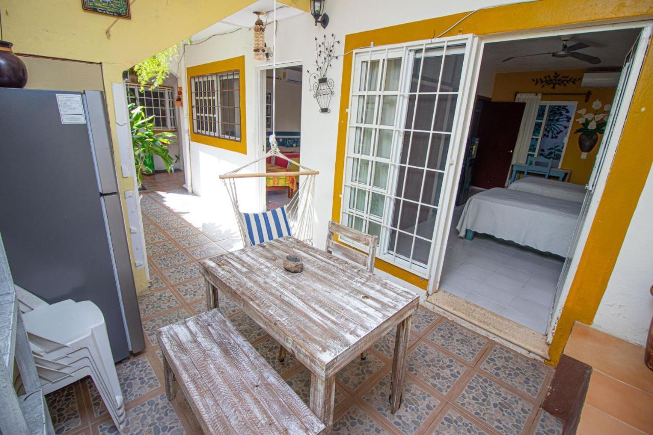 Hotel La Casa Del Almendro à Playa del Carmen Extérieur photo