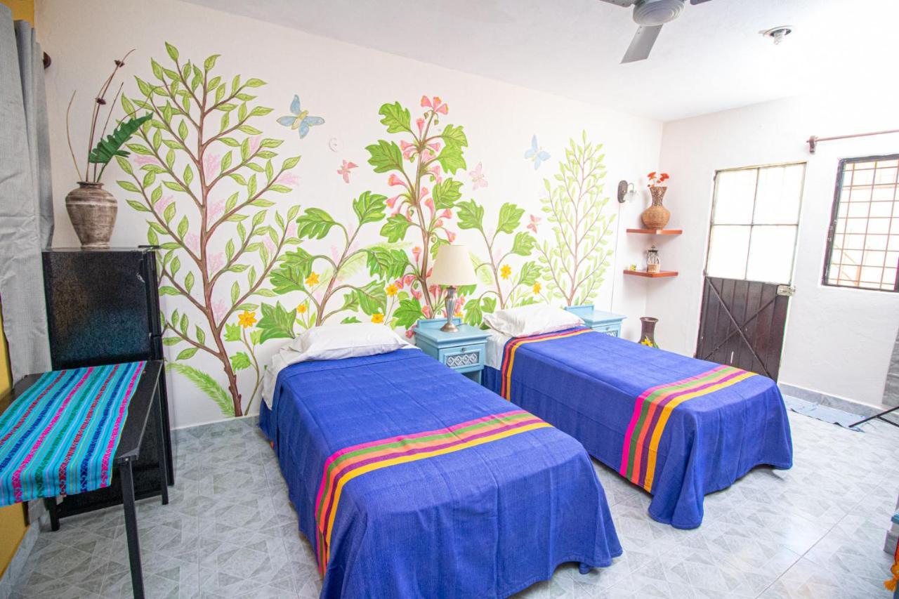 Hotel La Casa Del Almendro à Playa del Carmen Extérieur photo
