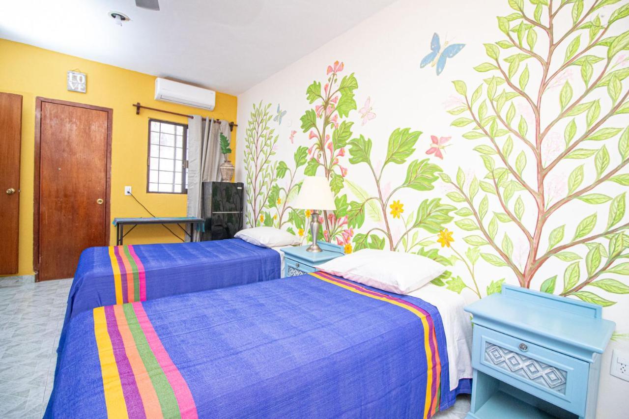 Hotel La Casa Del Almendro à Playa del Carmen Extérieur photo
