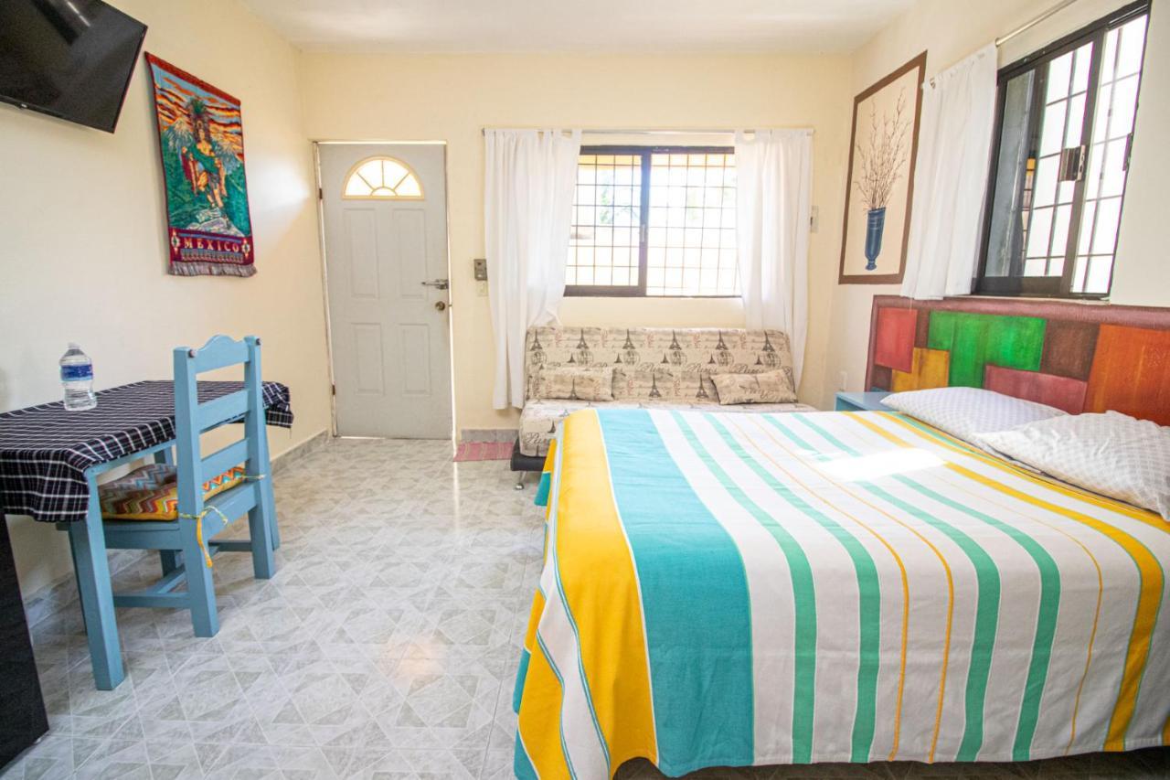 Hotel La Casa Del Almendro à Playa del Carmen Extérieur photo