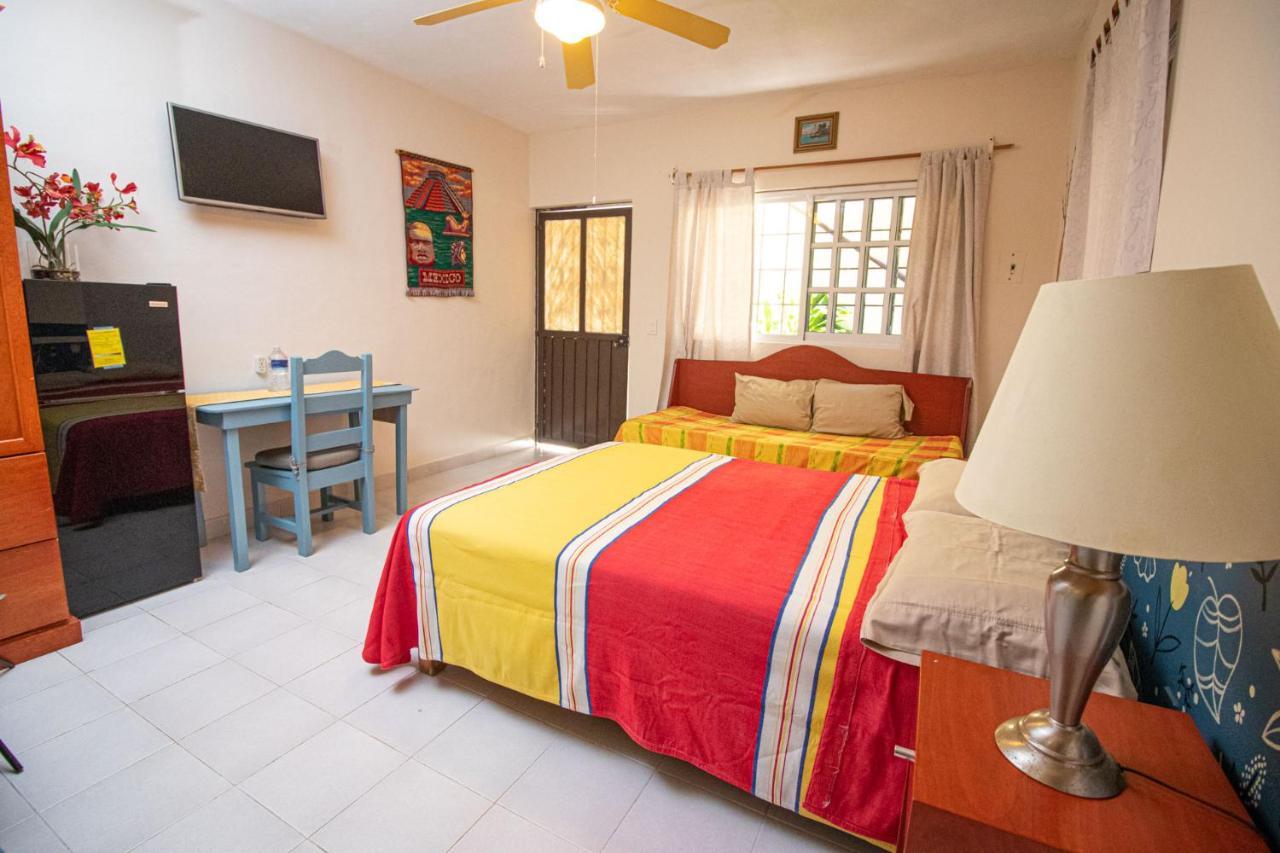 Hotel La Casa Del Almendro à Playa del Carmen Extérieur photo