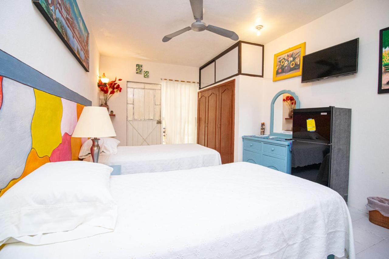 Hotel La Casa Del Almendro à Playa del Carmen Extérieur photo