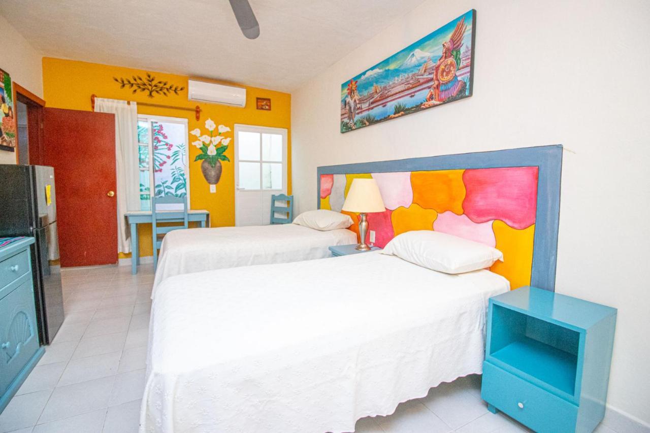 Hotel La Casa Del Almendro à Playa del Carmen Extérieur photo